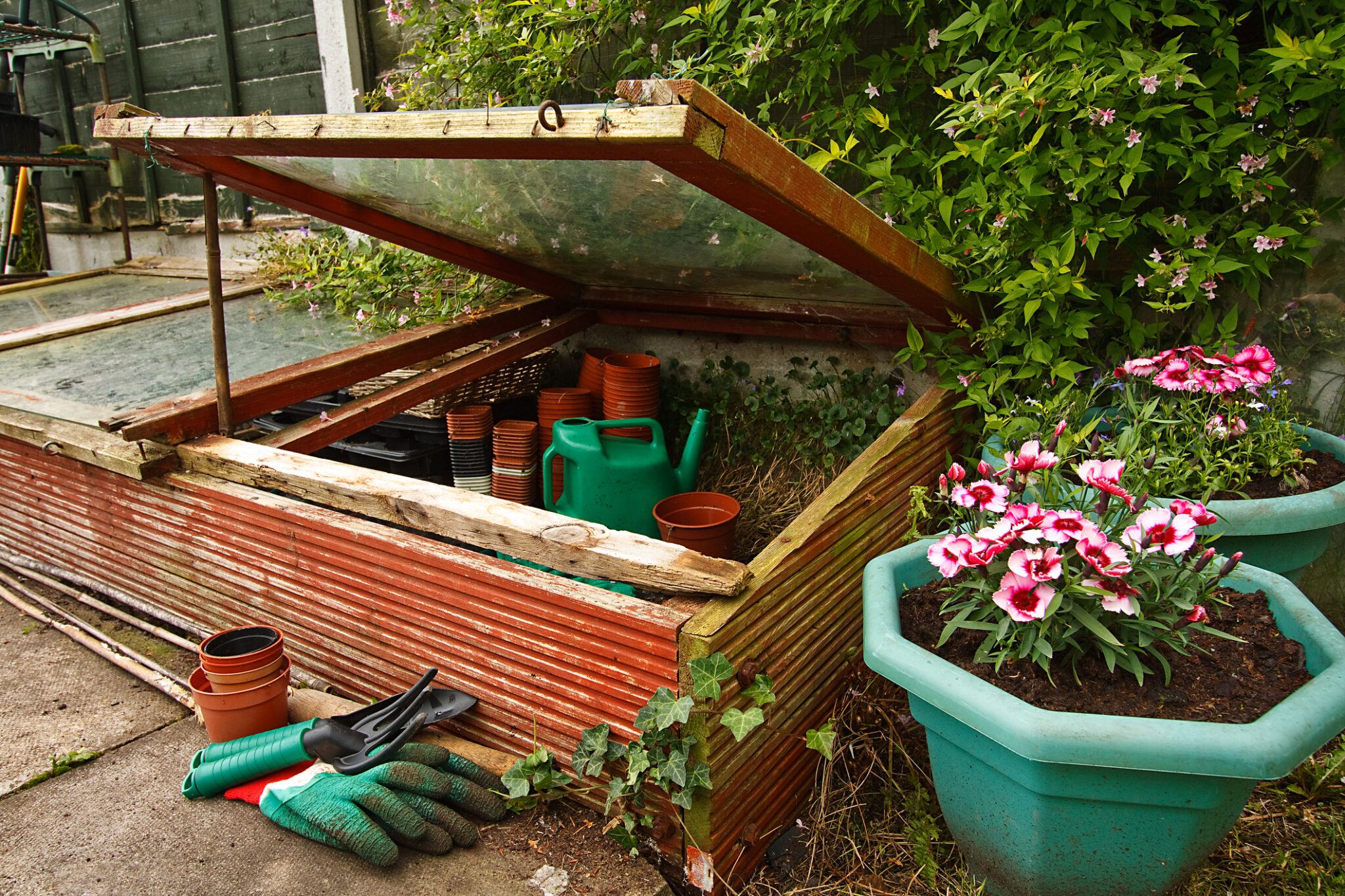 Make Your Own Cold Frame - 5 Easy Cold Frame Ideas | The Idea Garden