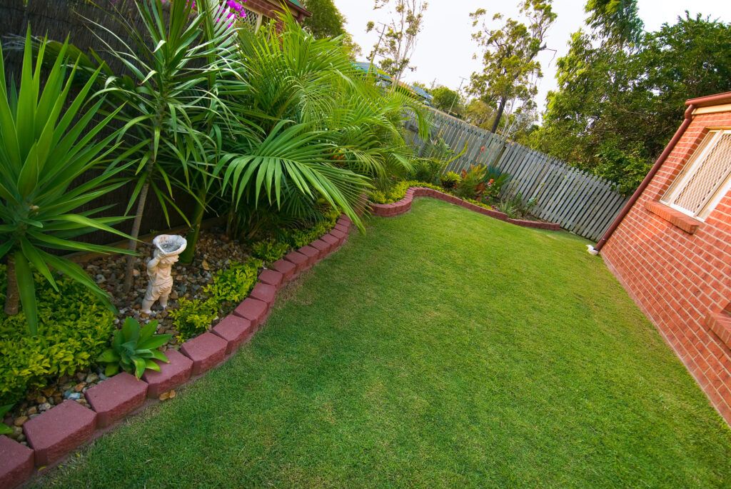 How To Plant A Lawn From Seed - Make A Garden Lawn In 3 Simple Steps 